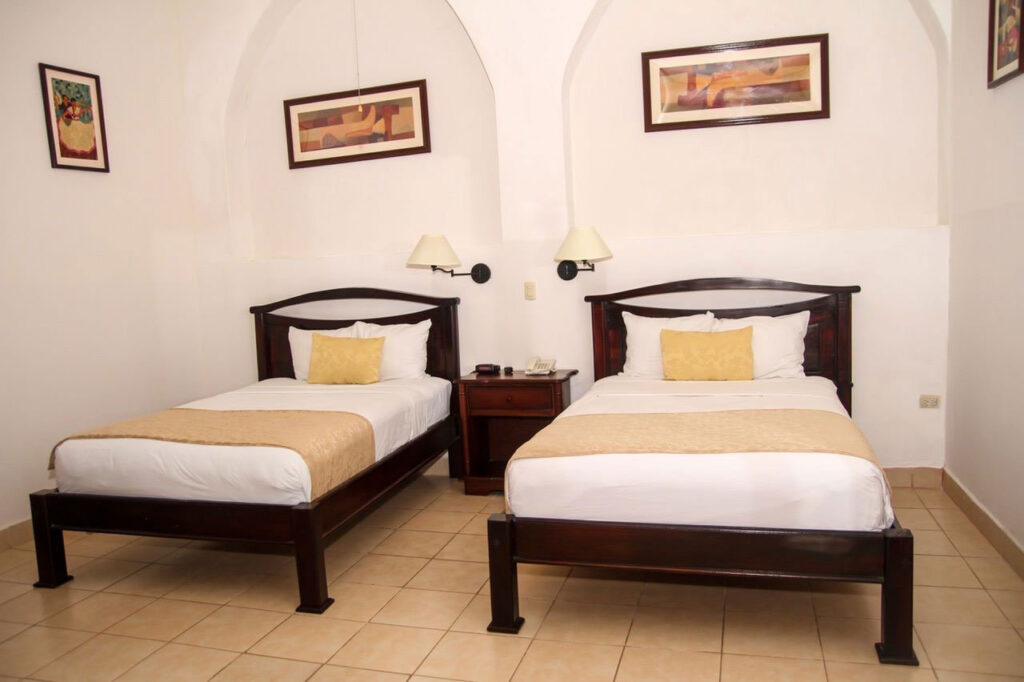 hotel-la-merced-room-2