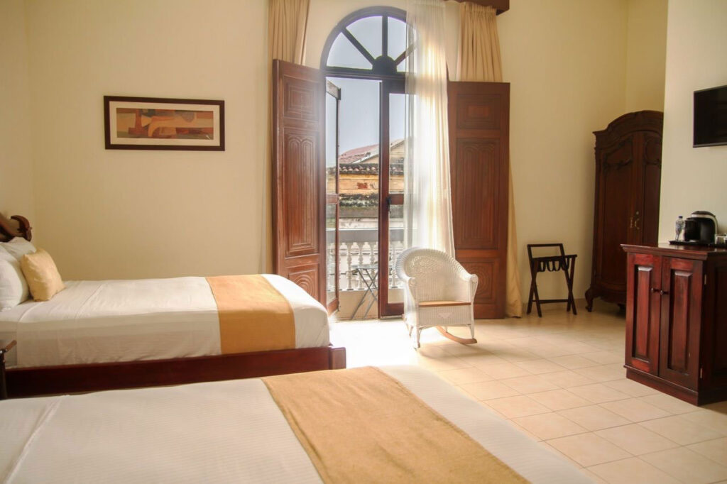 hotel-la-merced-room-3